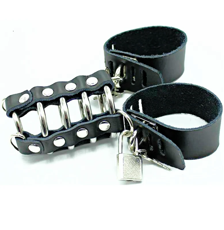 Set di Accessori Fetish Ohmama Metallo e Cinghie Regolabili