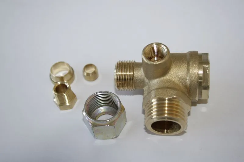 Valvola di ritegno ELMAG - caldaia: AG 1/2' linea: AG 3/8' 9100025