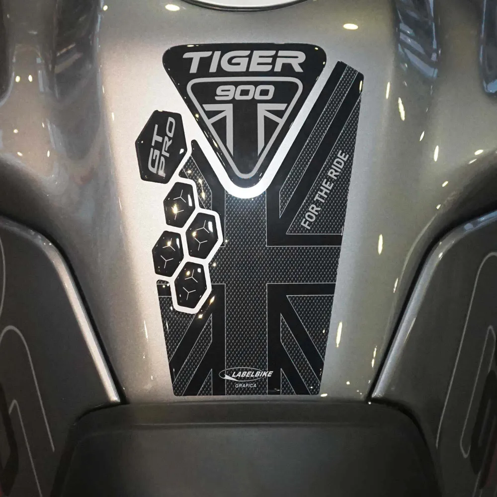 Adesivo 3D Paraserbatoio ALTO compatibile con moto Triumph Tiger 900 GT PRO