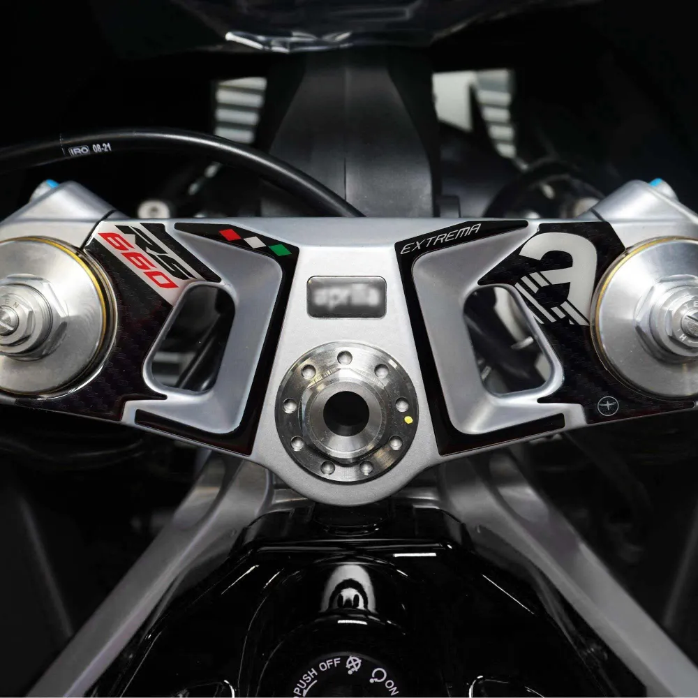 Adesivo Piastra Forcella Sterzo compatibile con Aprilia RS 660 Extrema 2023-24
