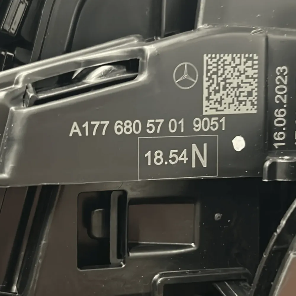 console centrale mercedes cla c118 cod:a1776805701 (2019 > 2025)