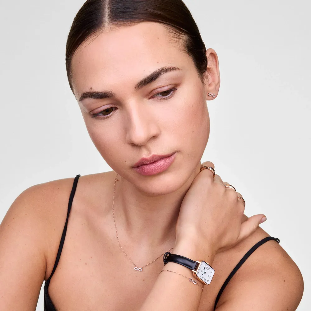 Quadro Roman Numerals Date Sheffield Rose Gold Daniel Wellington