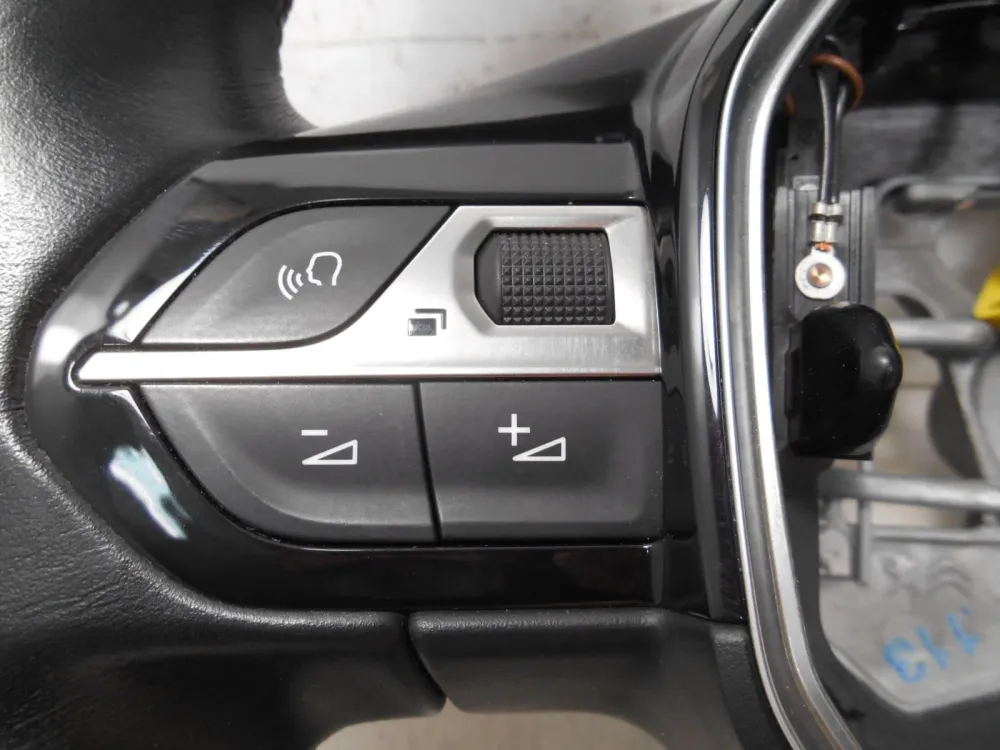 Volante + Comandi Peugeot 3008 II 2017 98105487HE 9812313777